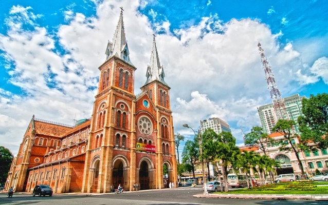 Nhà thờ Đức Bà: Tuyệt tác kiến trúc Pháp giữa lòng Sài Gòn | Thời Đại