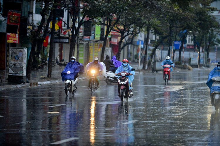 Thời tiết ngày 7/5: Khí lạnh kèm mưa giông vào chiều tối tại Thủ đô