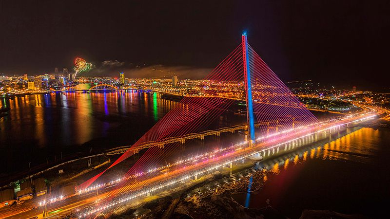 Cầu Trần Thị Lý: cầu dây văng trụ nghiêng đẹp nhất Việt Nam