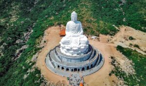 Ghé chùa Linh Phong Bình Định ngắm tượng Phật cao nhất Đông Nam Á