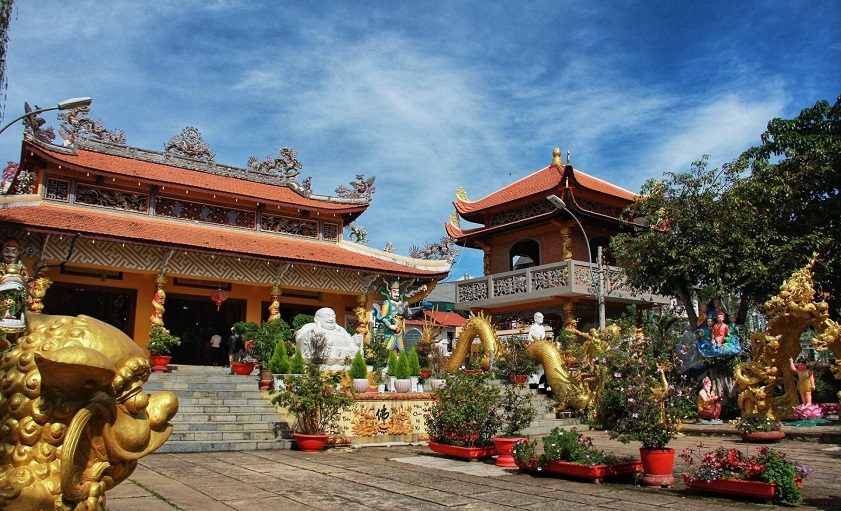 Khám phá chùa Linh Quang ngôi chùa cổ đầu tiên ở Đà Lạt