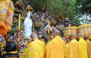 Tham quan chùa Quan Âm, thánh địa Phật giáo linh thiêng nhất Đà Nẵng