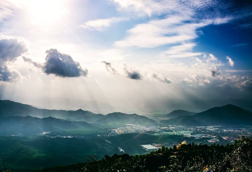 Núi Vũng Chua Quy Nhơn: Nơi Ngắm Trọn Vẻ Đẹp Quy Nhơn