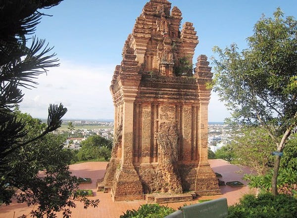Tháp Nhạn Phú Yên - Nghệ thuật kiến trúc người Chăm – Viking VietNam