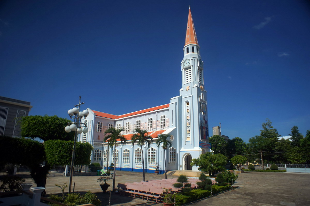 Nhà Thờ Chánh Tòa Quy Nhơn (nhà thờ nhọn) - Giờ Thánh Lễ